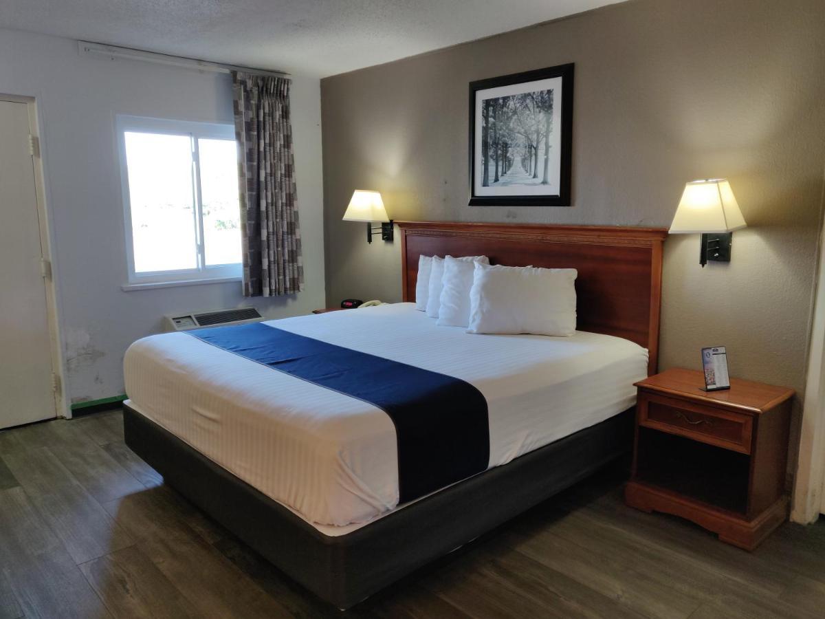 Motel Cedar Cove