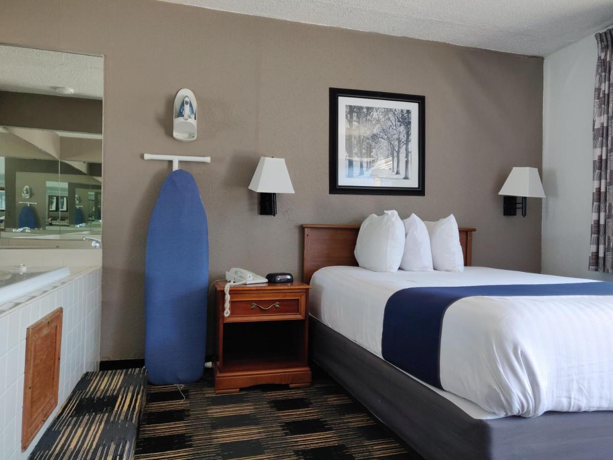 Motel Cedar Cove 2*